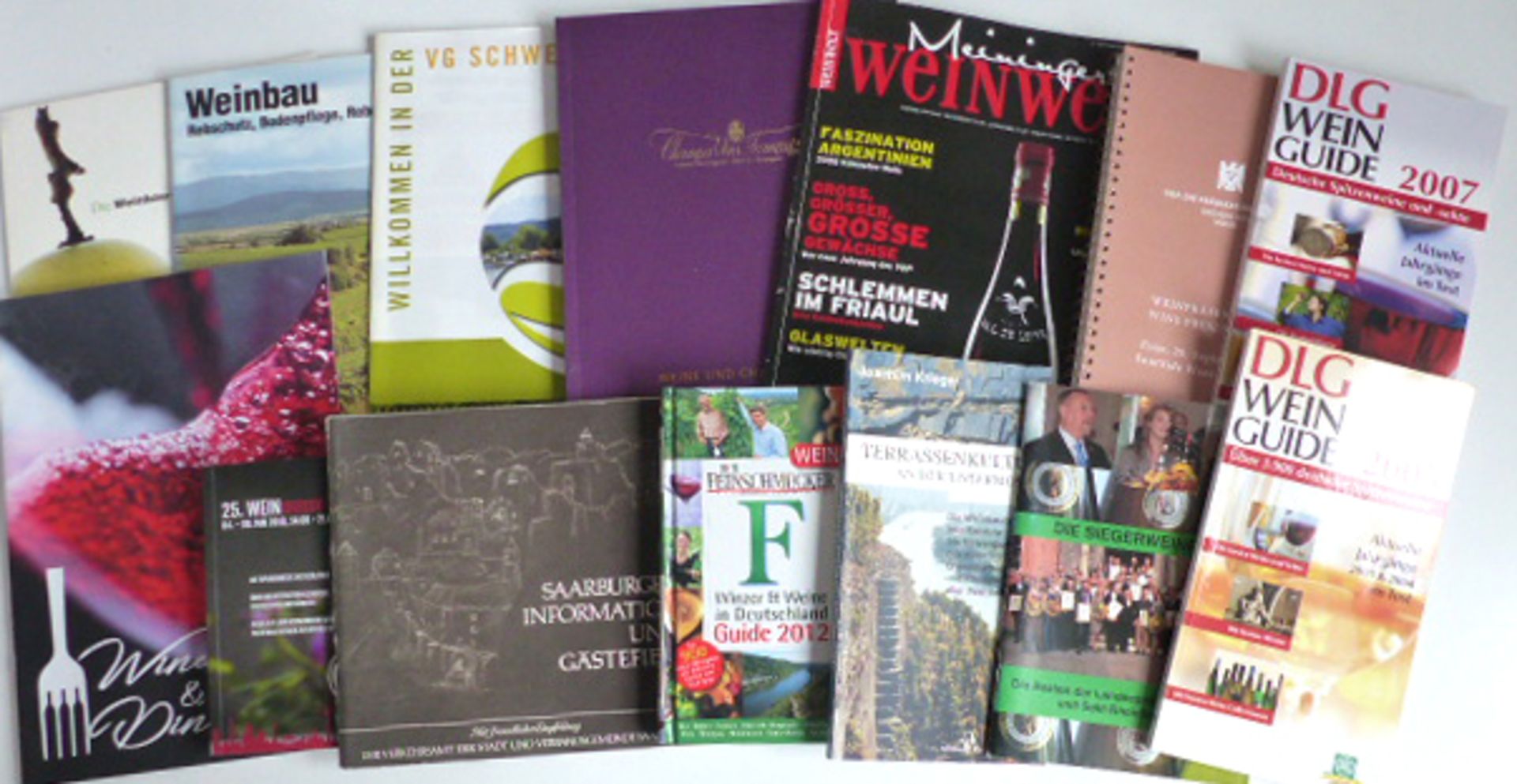 Wein Karton mit ca. 40 Büchern, Broschüren und Heften zum Thema Wein II