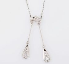 Jugendstil-Diamant-Anhänger an Kette.