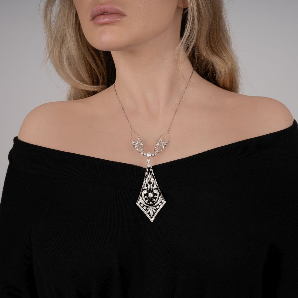 A highquality Art-déco Diamond Necklace. - Image 4 of 4