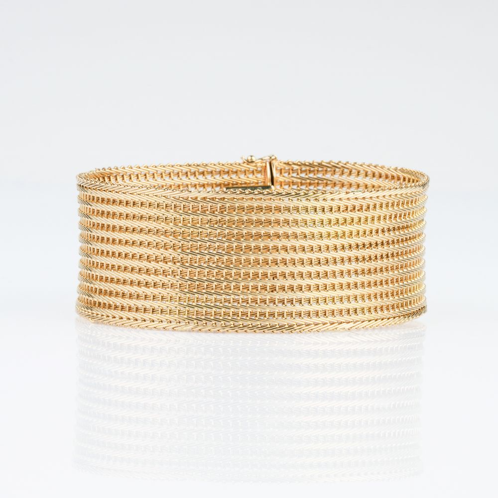 A Vintage Gold Bracelet.