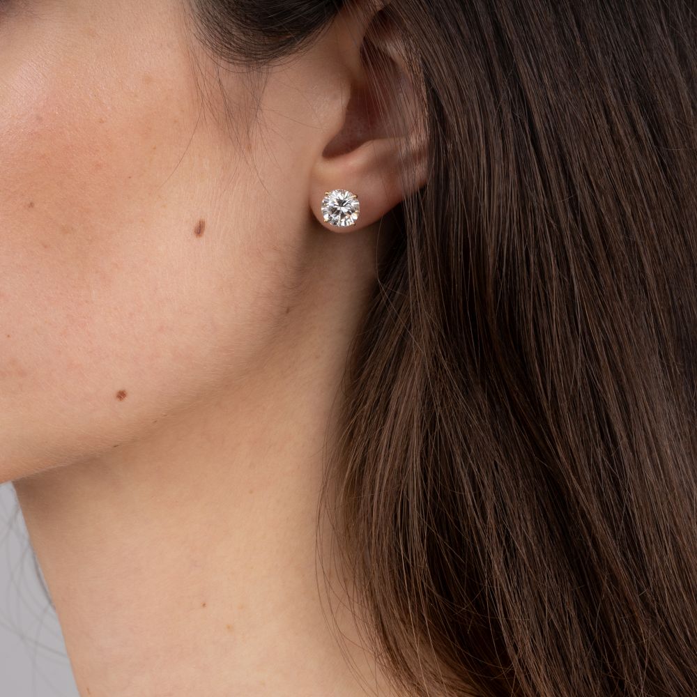 A Rare Pair of highcarat River Solitaire Diamond Earstuds. - Image 3 of 3