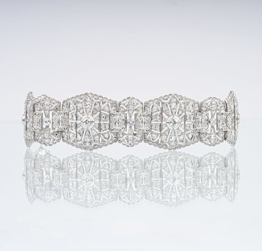 A splendid Art-déco Diamond Bracelet.
