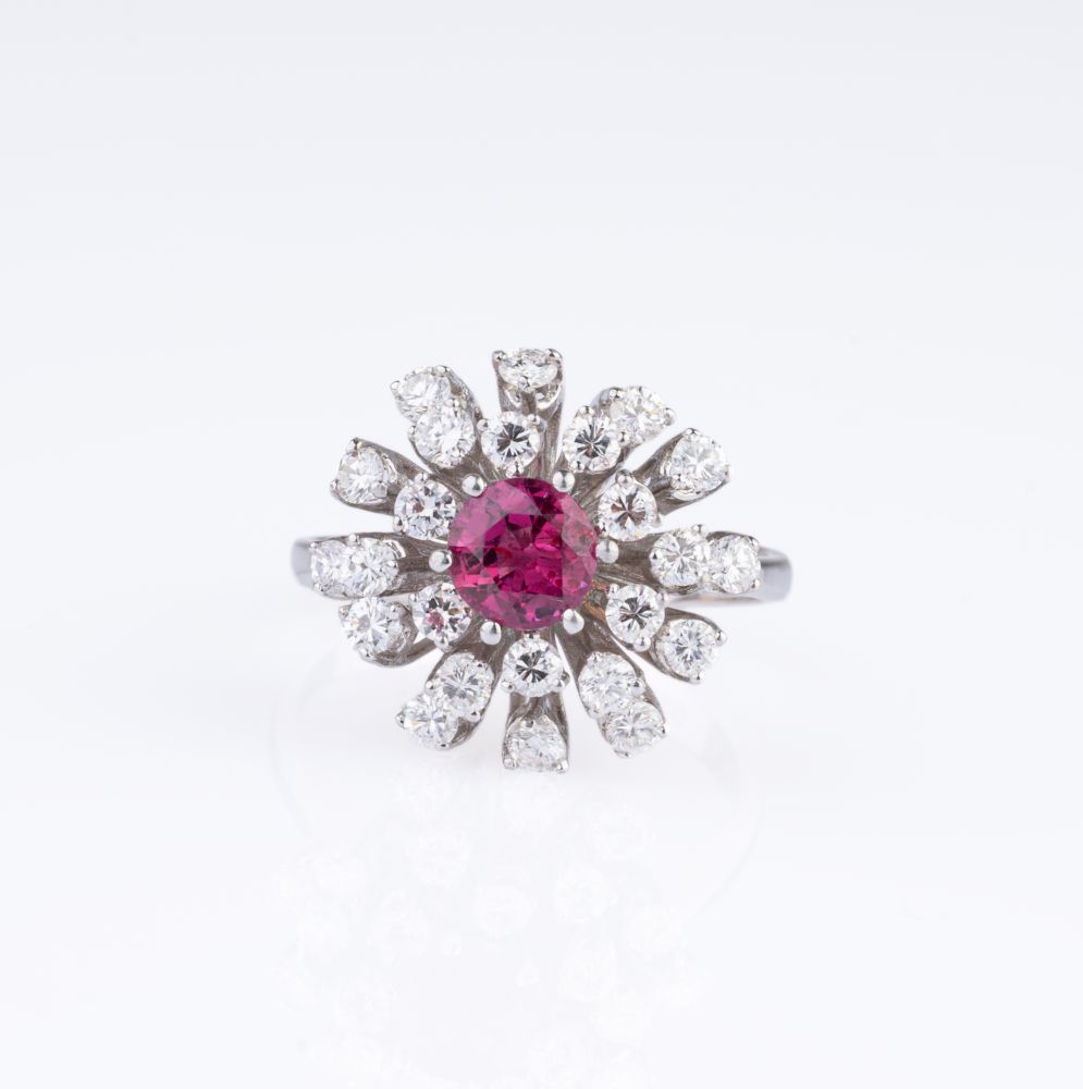A Ruby Diamond Cocktailring.