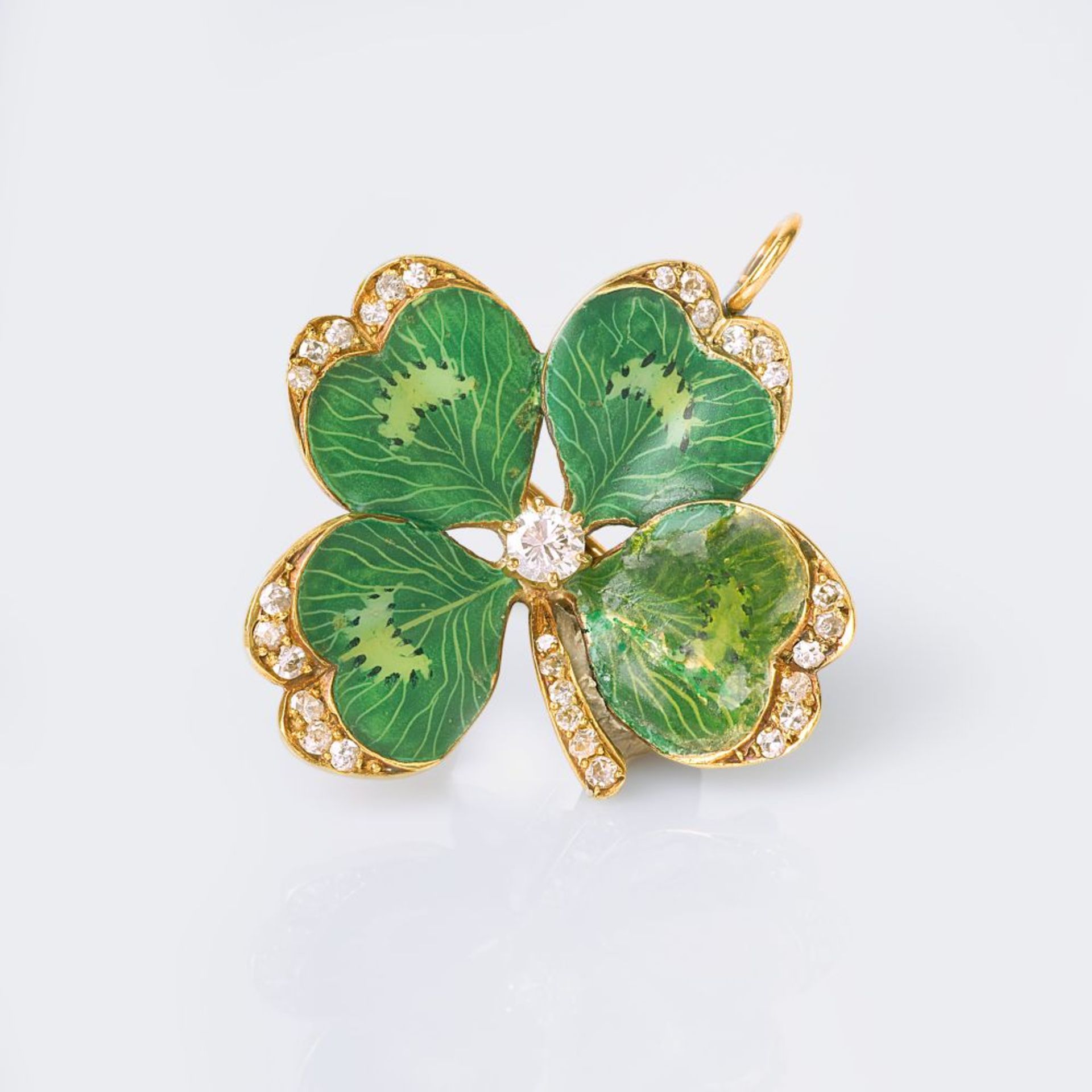 A Pendant 'Four-leaf Clover' with Diamonds.