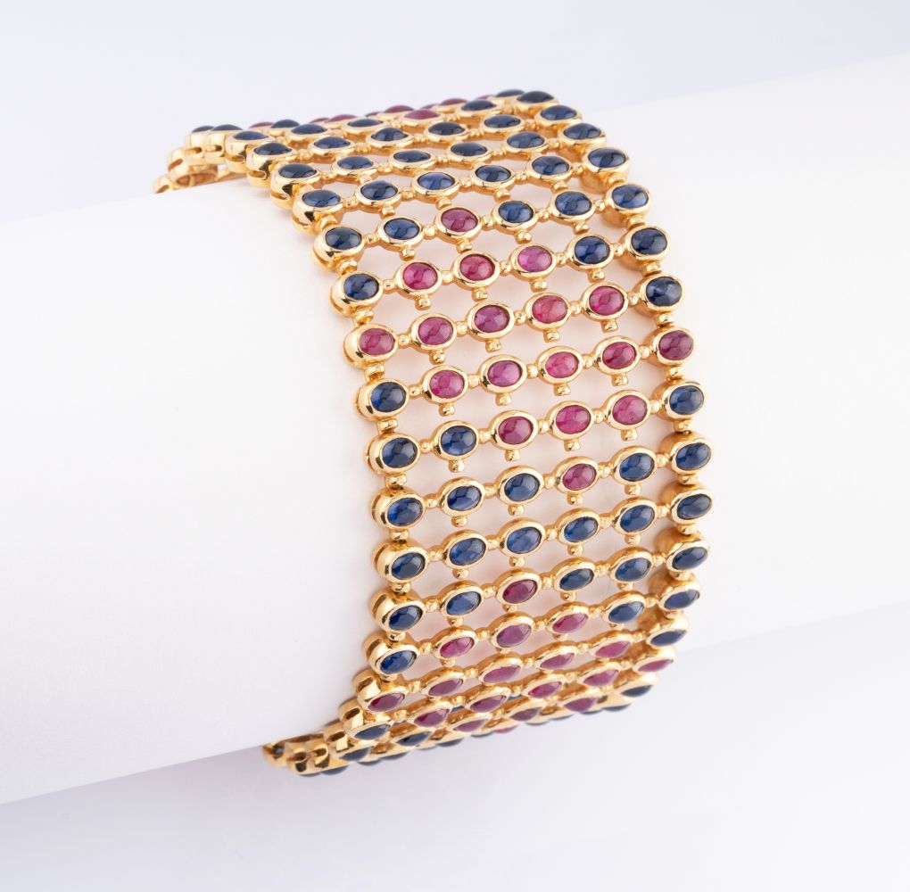 An extraordinary Ruby Sapphire Bracelet.