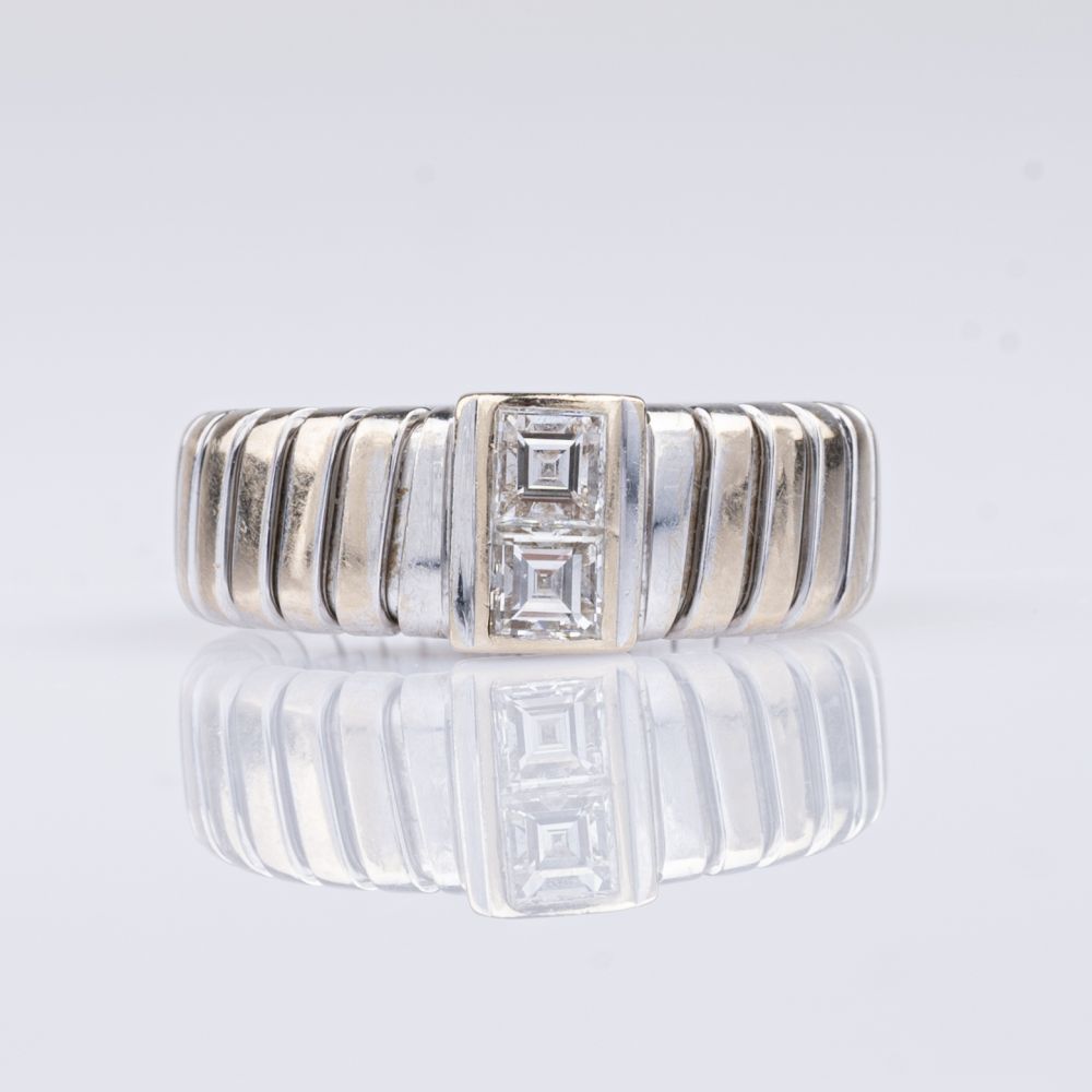 Bulgari. A Flexi Ring With Diamonds.