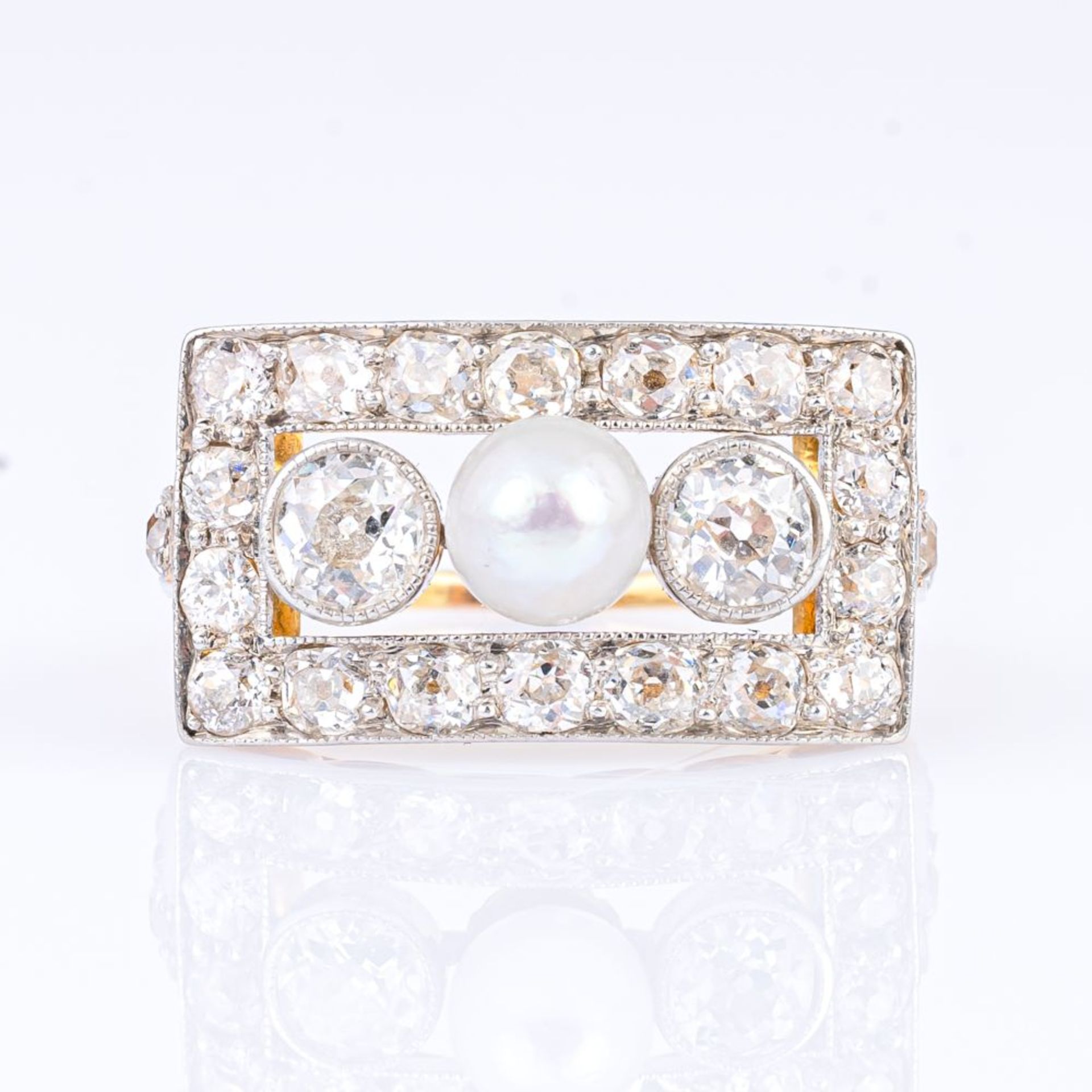 An Art-déco Old Cut Diamond Ring with Pearl. - Image 2 of 2