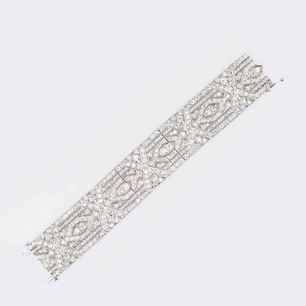 A highcarat Art-déco Diamond Bracelet. - Image 2 of 3