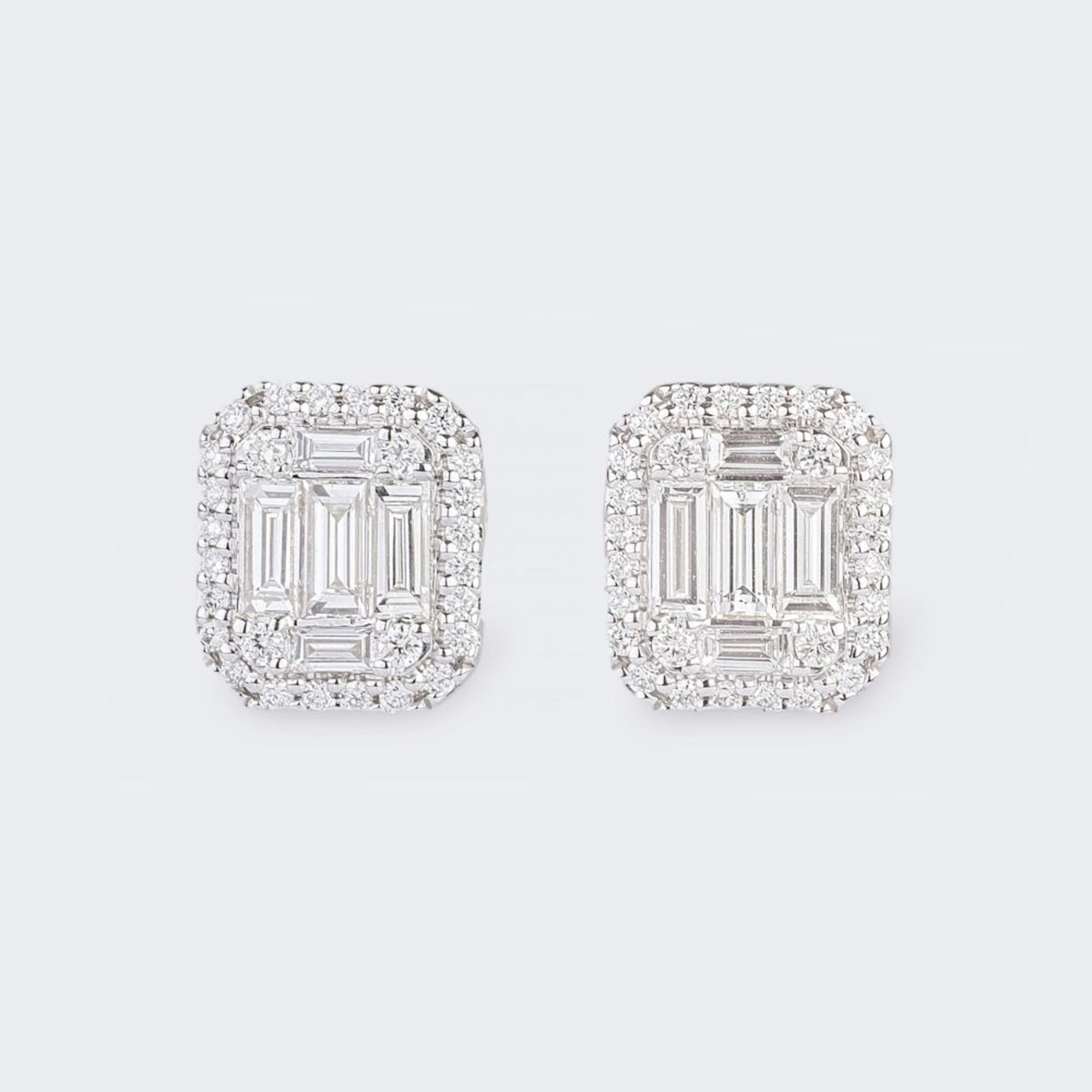A Pair of Diamond Earstuds.