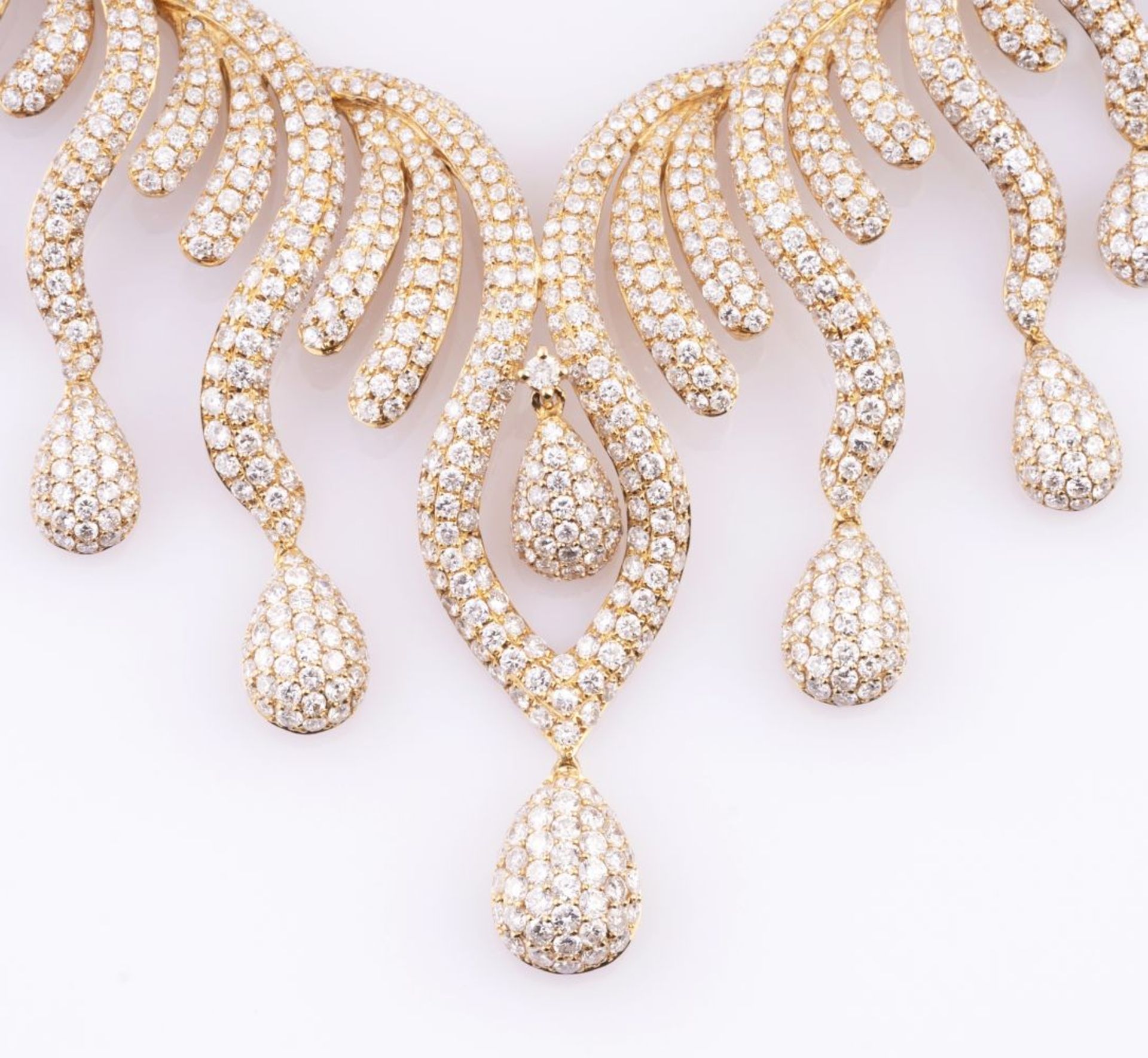 A highcarat Diamond Necklace 'Spectacle de Diamants'. - Image 2 of 3