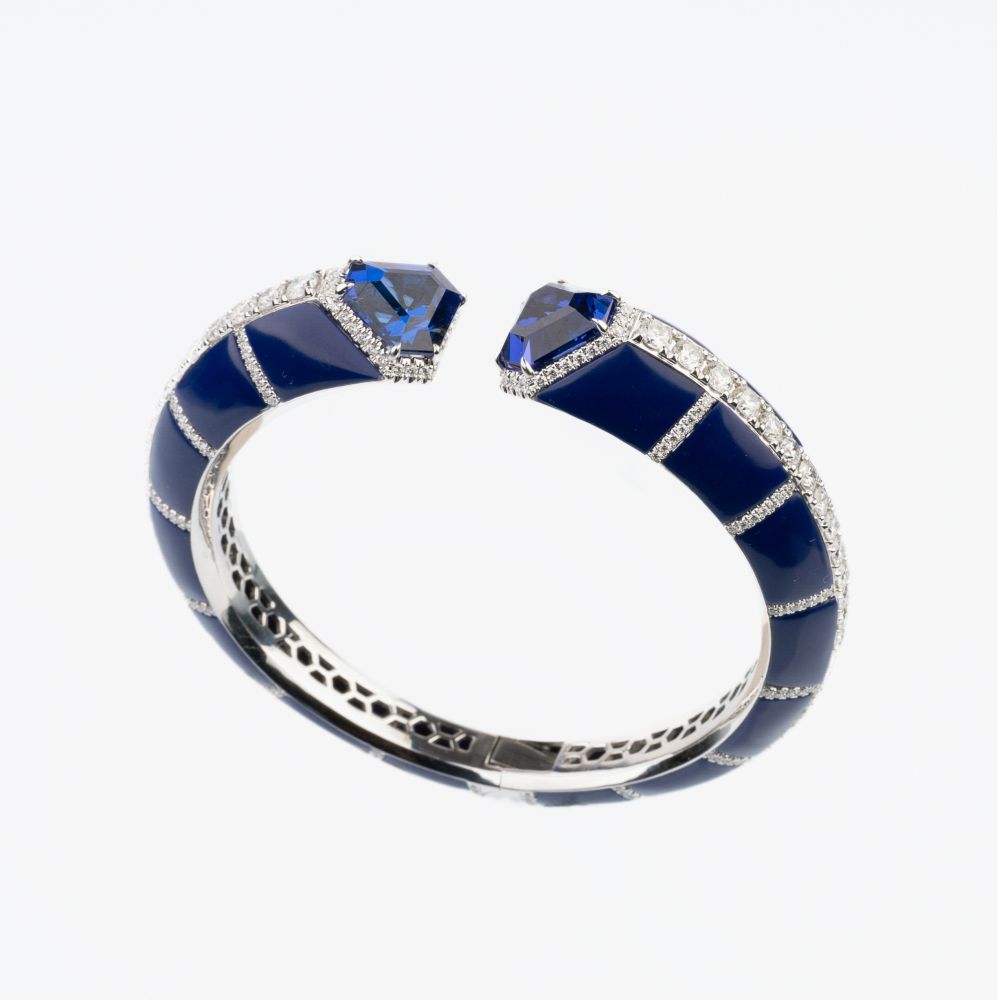 An extraordinary Lapis Lazuli Bangle Bracelet with colour-intensive Tanzanites and Diamonds. - Image 2 of 4