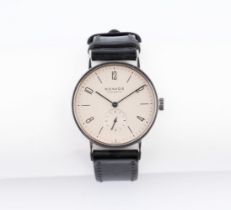 Nomos Glashütte. Herren-Armbanduhr 'Tangente'.