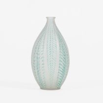 René Lalique (Ay/Marne 1860 - Paris 1945). Vase 'Accacia'.