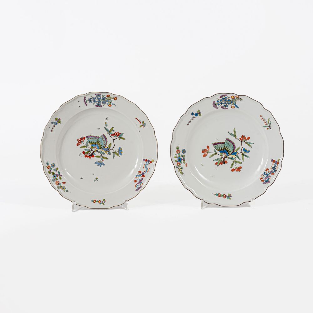 A Pair of Plates with Kakiemon Decor "Butterflies".