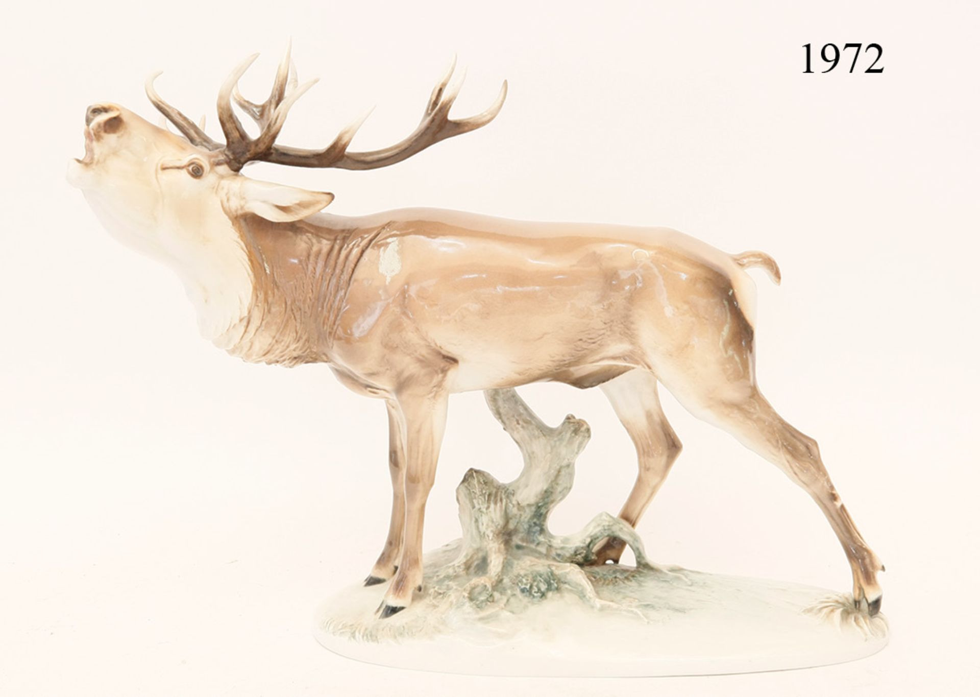 Porzellanfigur röhrender Hirsch