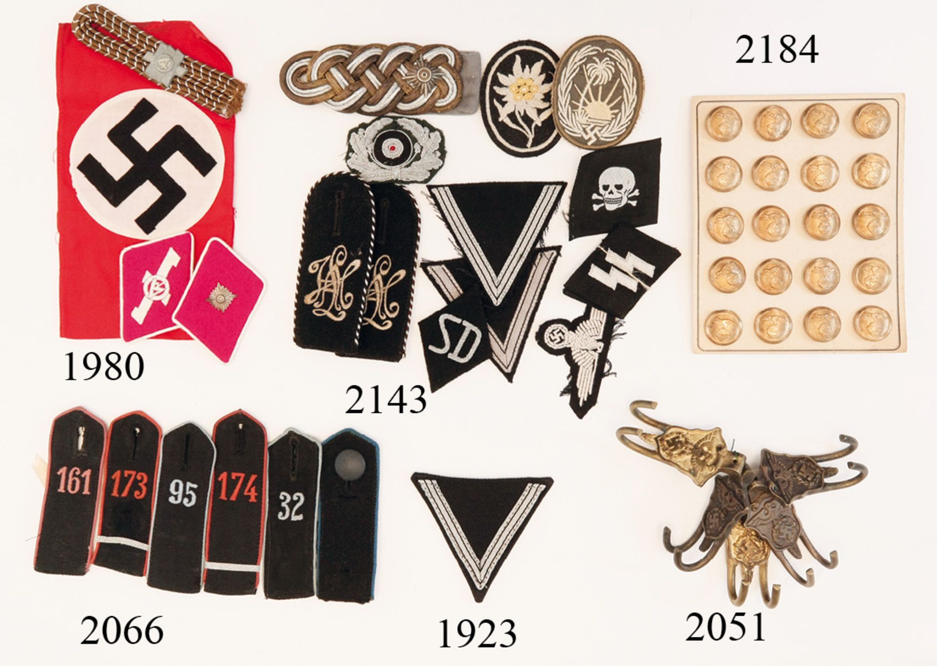 Konvolut 5 Trommeltragehaken, NSDAP