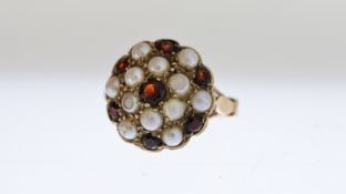 9ct Gold Garnet And Pearl Round Cluster Split Shank Dress Ring (4.7g)