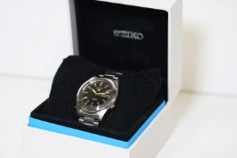 *** TO BE SOLD WITHOUT RESERVE*** Seiko 5 Day & Date Automatic With Box