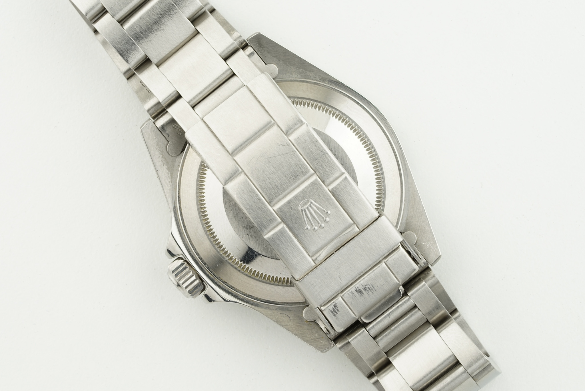 ROLEX OYSTER PERPETUAL DATE SUBMARINER W/ GUARANTEE PAPERS REF. 16610 CIRCA 1989 - Image 3 of 3