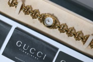 Brand: Ladies Gucci Reference: 6400L Movement: Quartz Box: Yes Dial shape: Circular Dial colour: