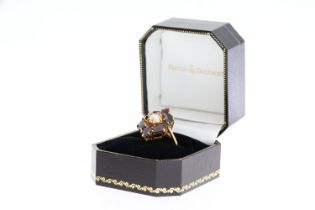 Fine 14ct Gold Garnet and Cultured Pearl RingFully hallmarked for 14ct Gold set with Marquis