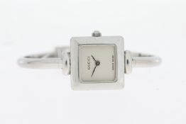 Brand: Ladies Gucci Reference: 1900L Movement: Quartz Papers: Yes Year: 2005 Dial shape: Square Dial