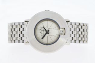 Brand: Zenith Model Name: Keyhole Movement: Automatic Dial shape: Keyhole' Dial colour: Stylised,