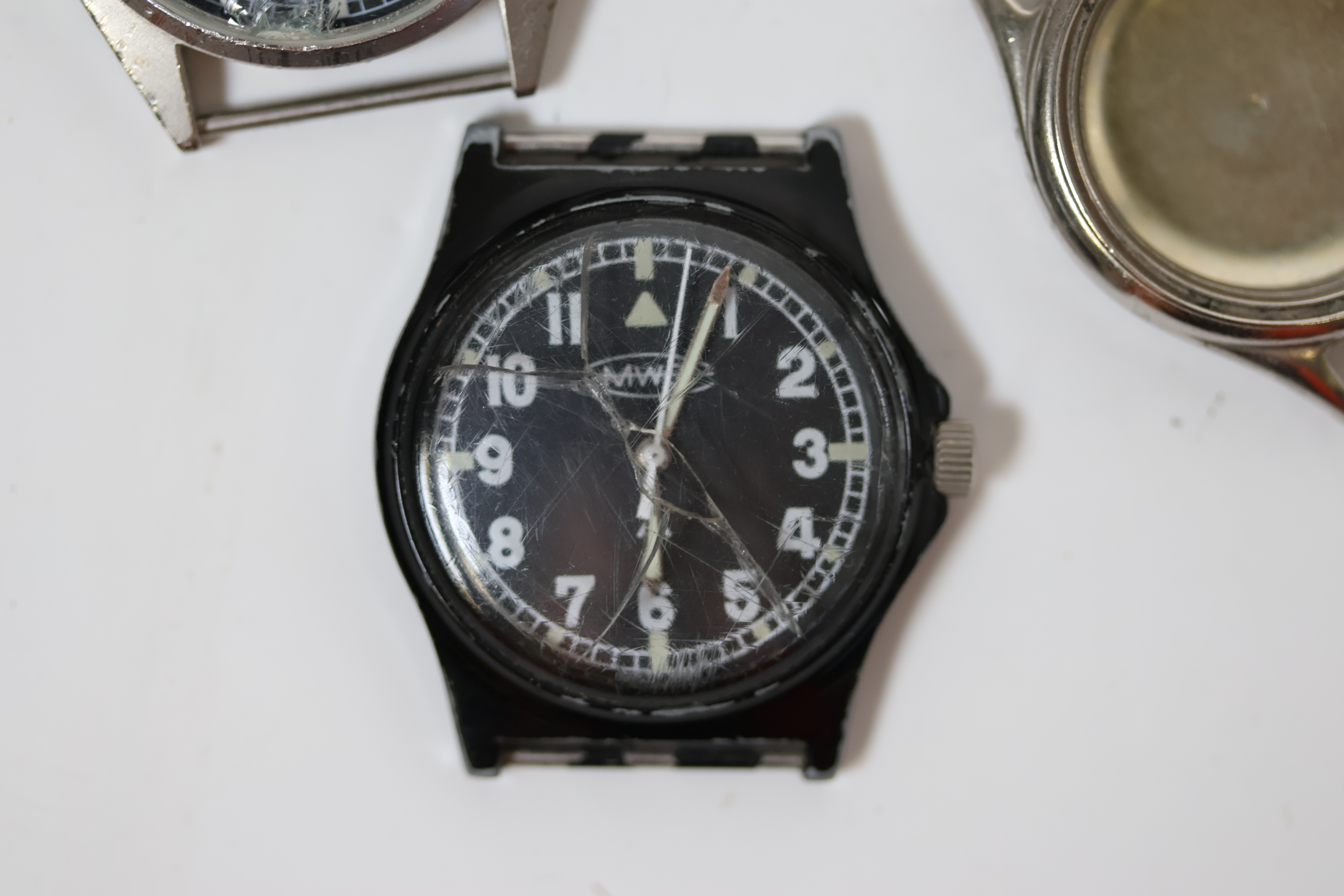 *To Be Sold Without Reserve* A Job Lot of Military Watches. *As Found* To be sold as spares and - Image 4 of 5