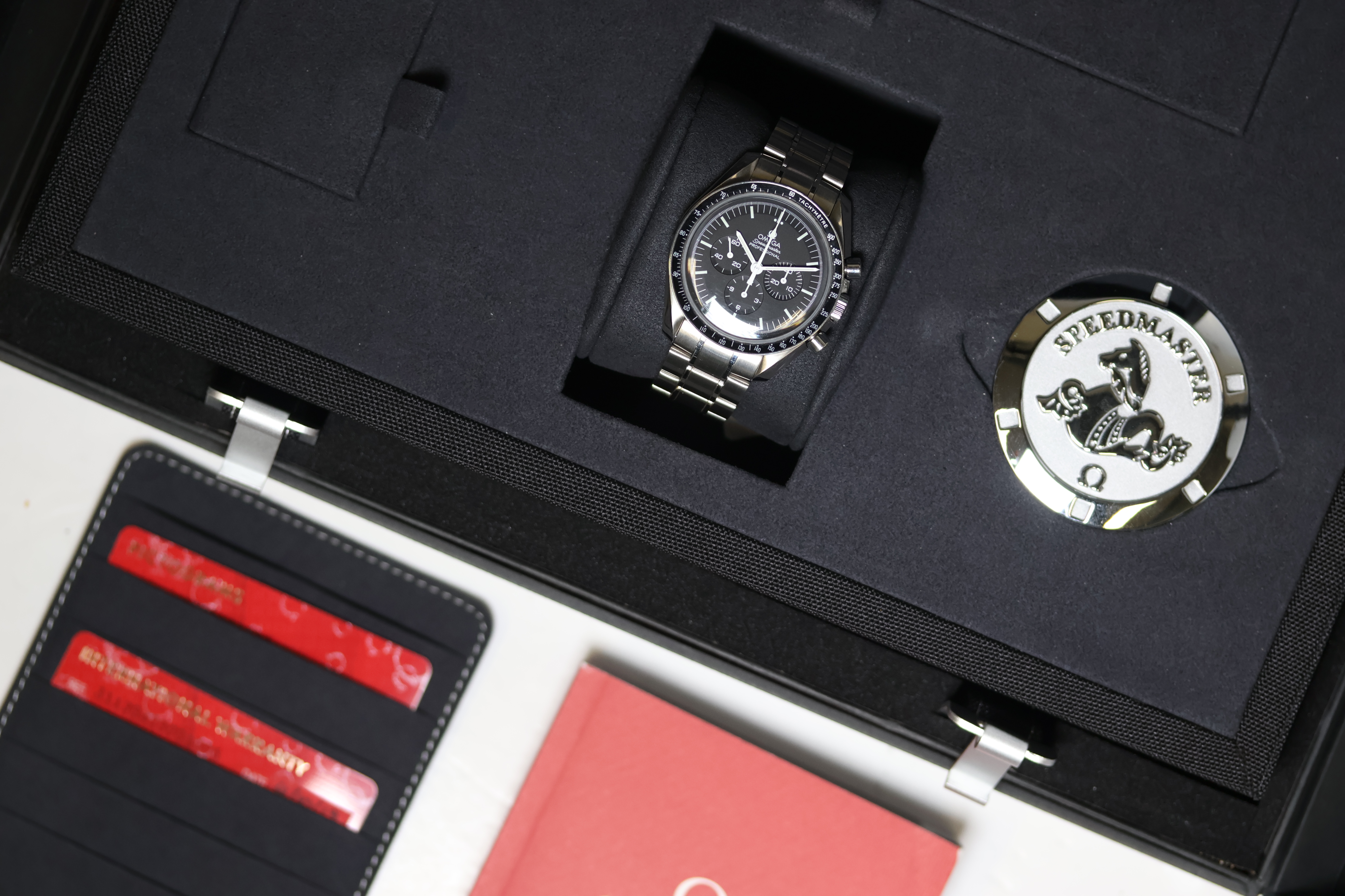 Omega Speedmaster Professional Moonwatch Box and Papers 2019 - Image 7 of 8