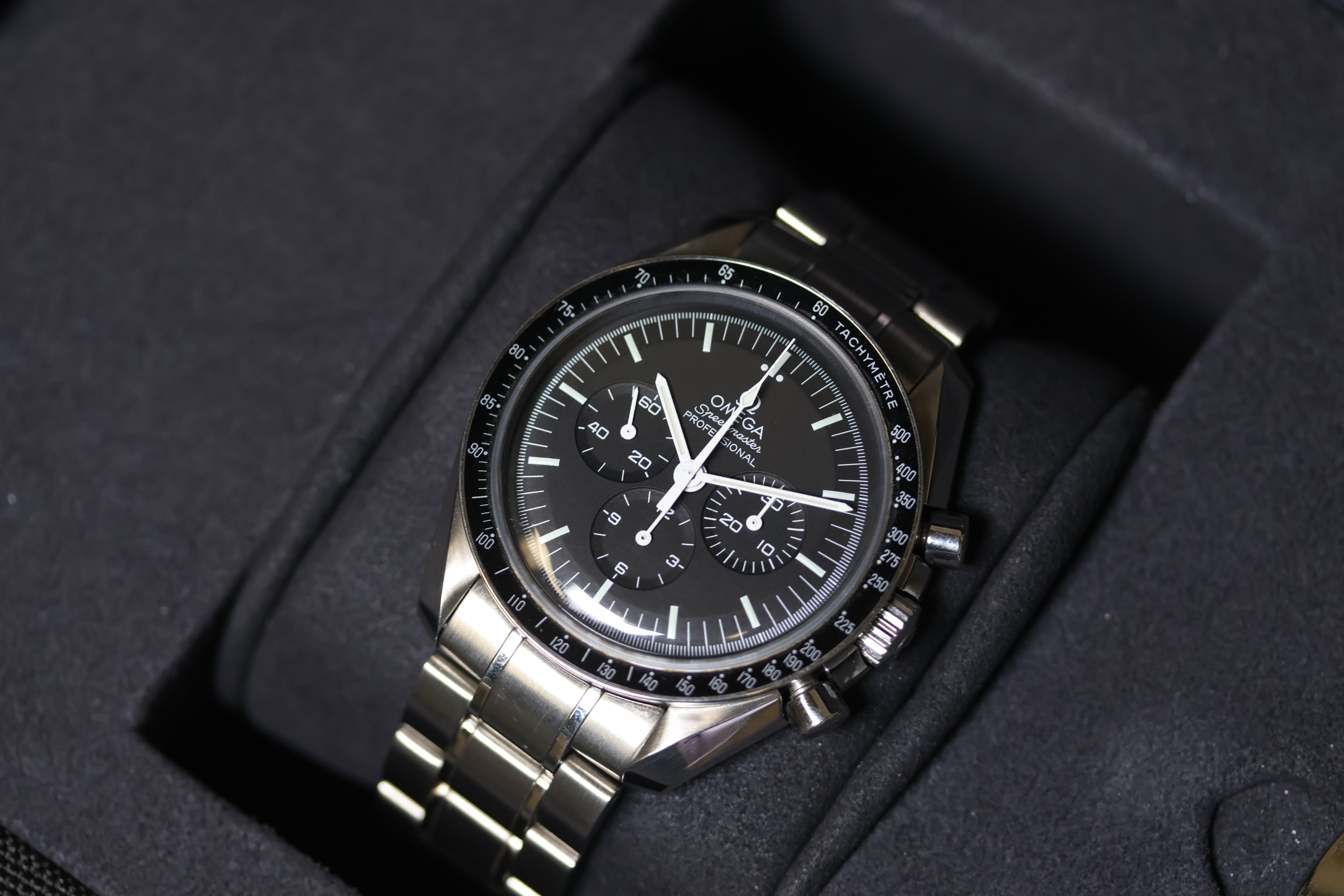 Omega Speedmaster Professional Moonwatch Box and Papers 2019 - Image 8 of 8