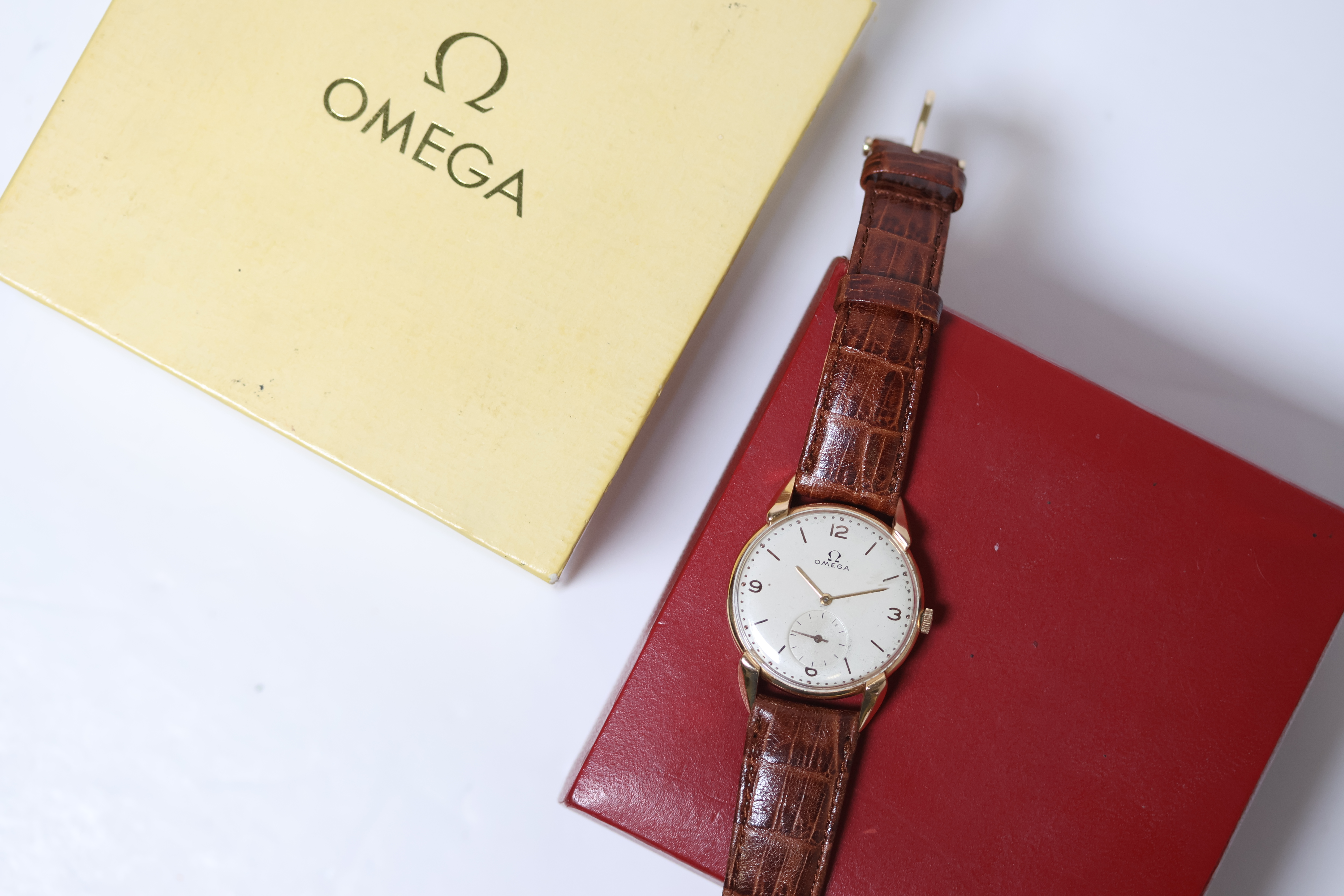 Vintage Omega 18ct Yellow Gold Manual Wind with box