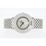 Brand: Zenith Model Name: Keyhole Movement: Automatic Dial shape: Keyhole' Dial colour: Stylised,