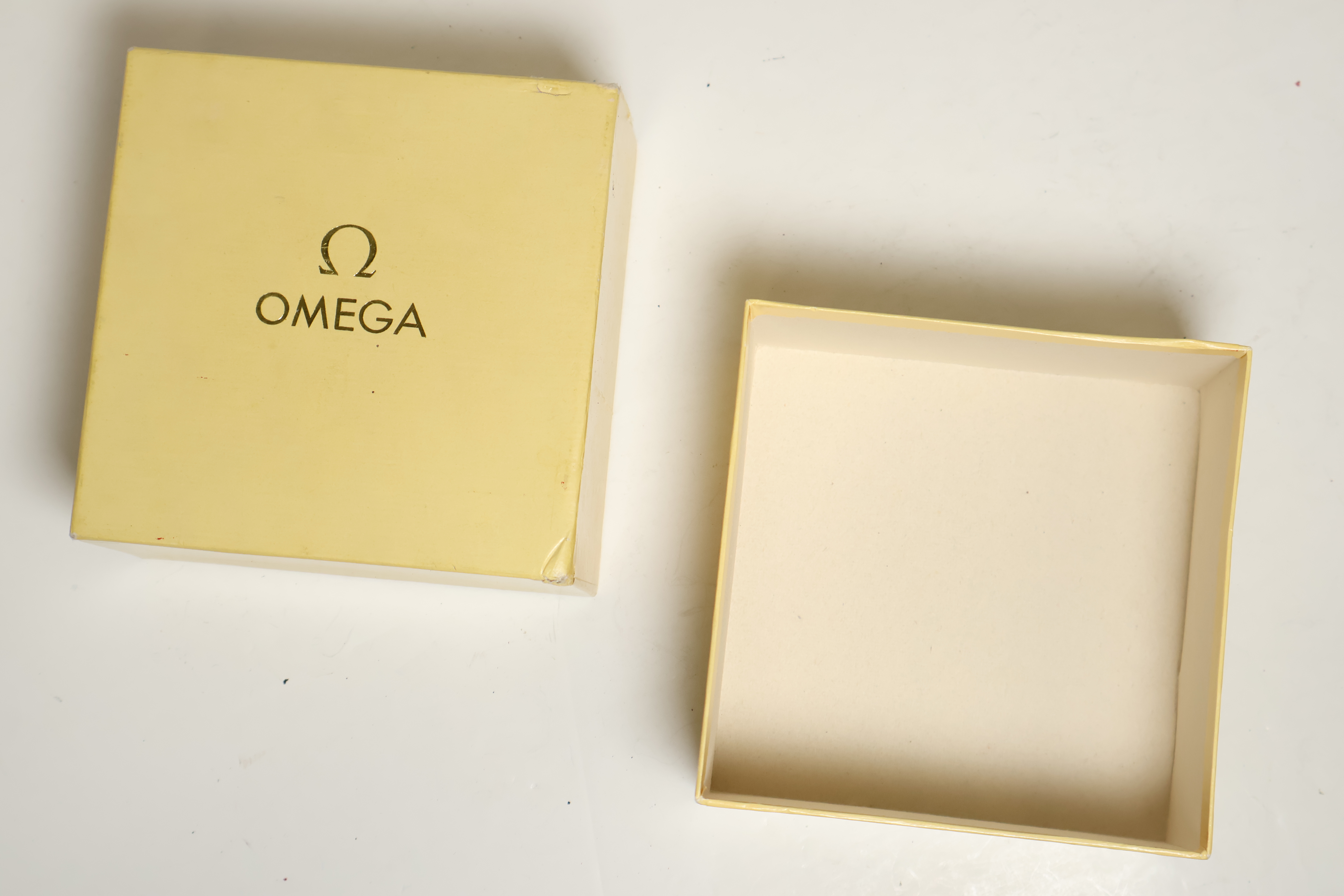 *To Be Sold Without Reserve* Omega Vintage outer box - Image 2 of 2