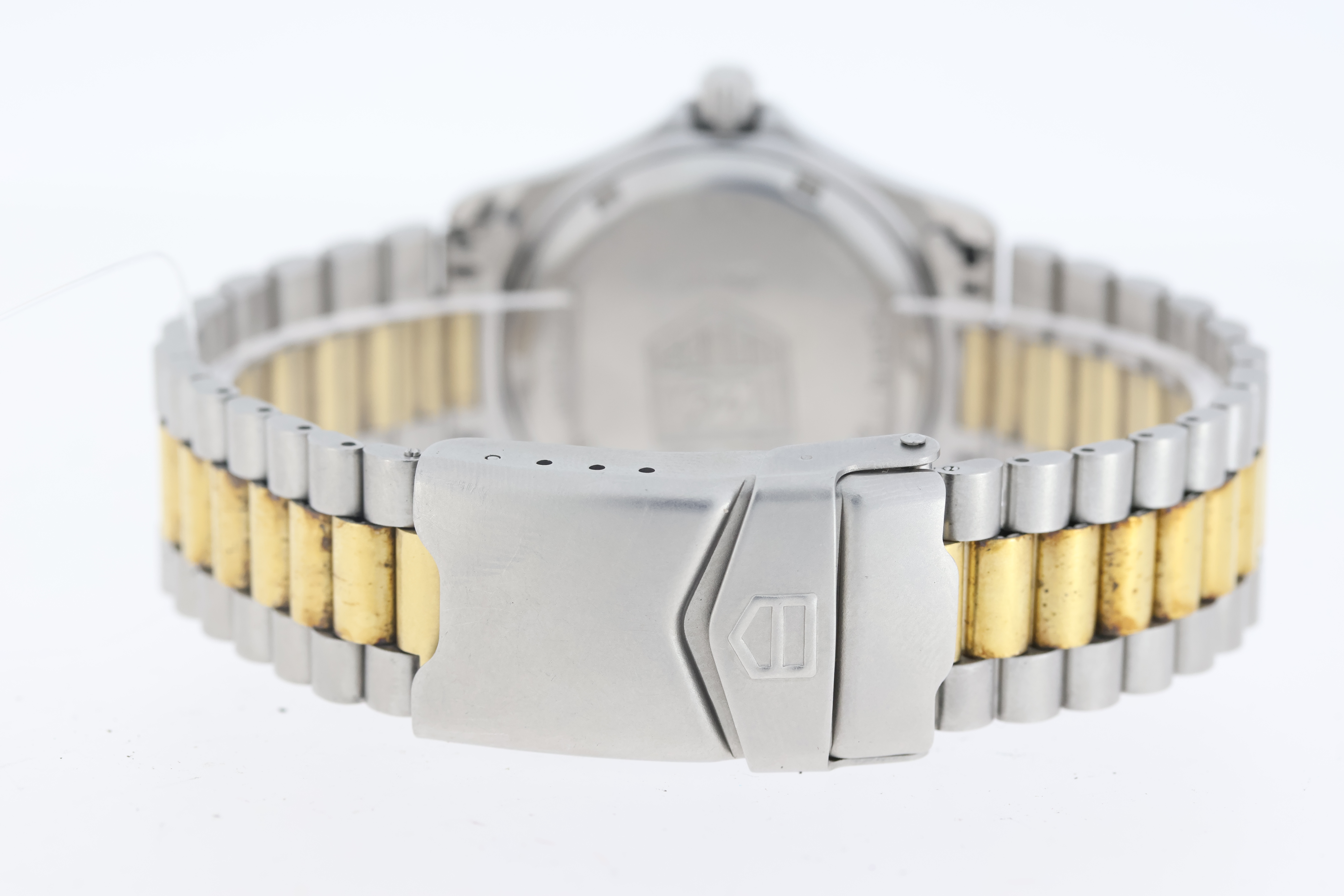 Tag Heuer Professional 2000 Date Quartz - Image 4 of 4