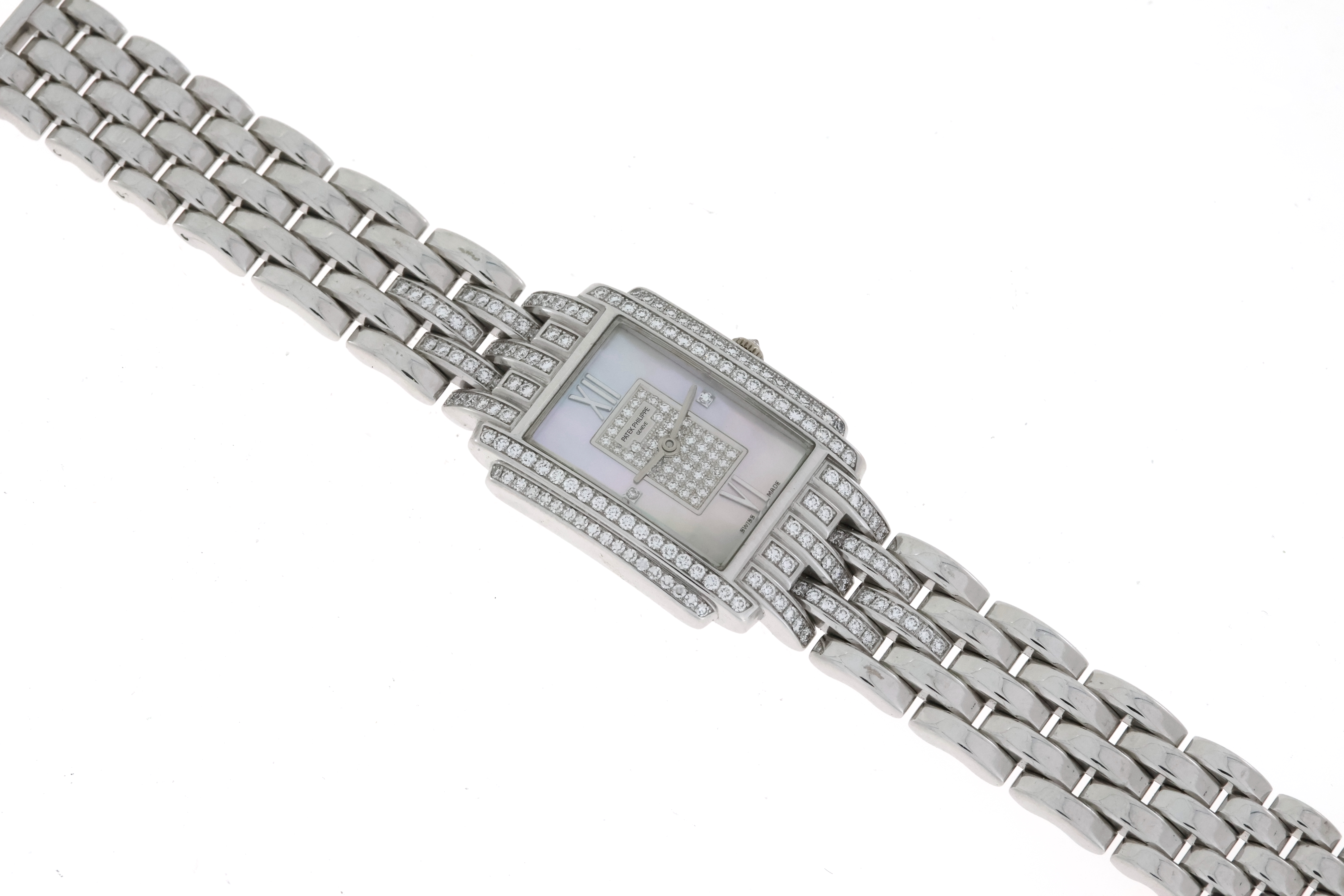 18ct Ladies Patek Philippe Gondolo White Gold Reference 4825/120G - Image 2 of 5