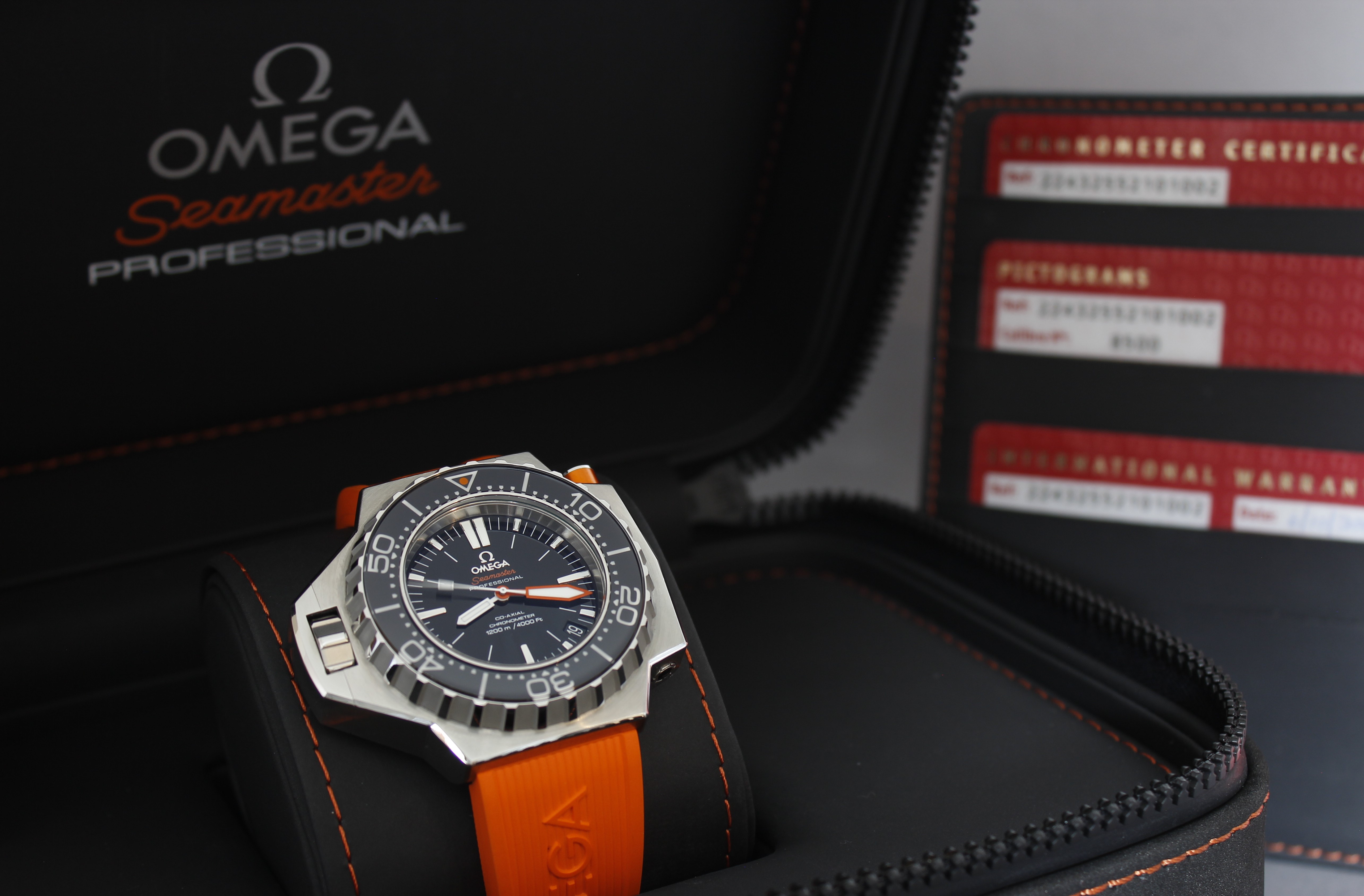 Omega Seamaster Ploprof Automatic with Box and Papers 2016 - Image 8 of 10