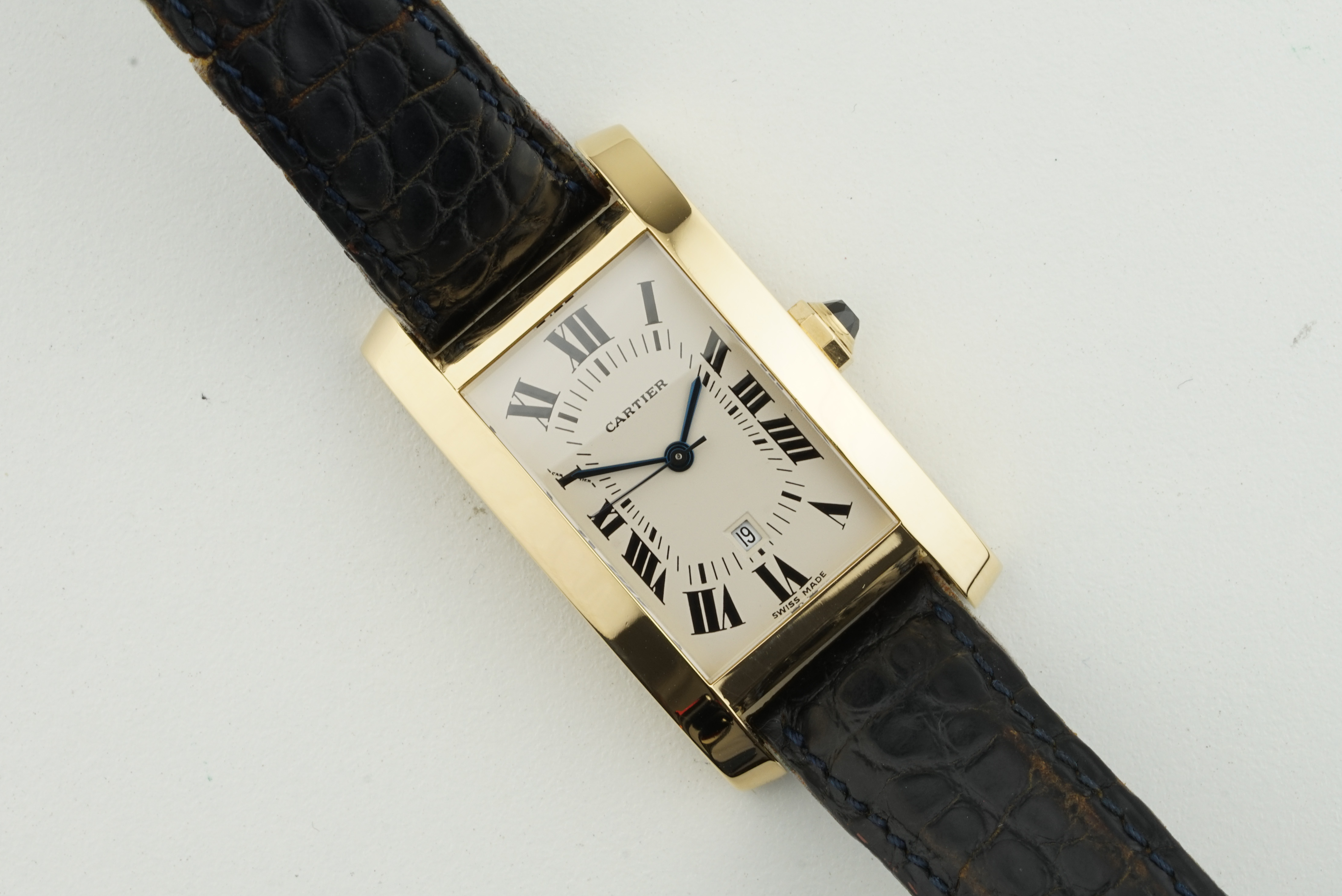 CARTIER TANK AMERICAINE 18CT GOLD PARIS EDITION REF. 8172, rectangular dial with hour markers and