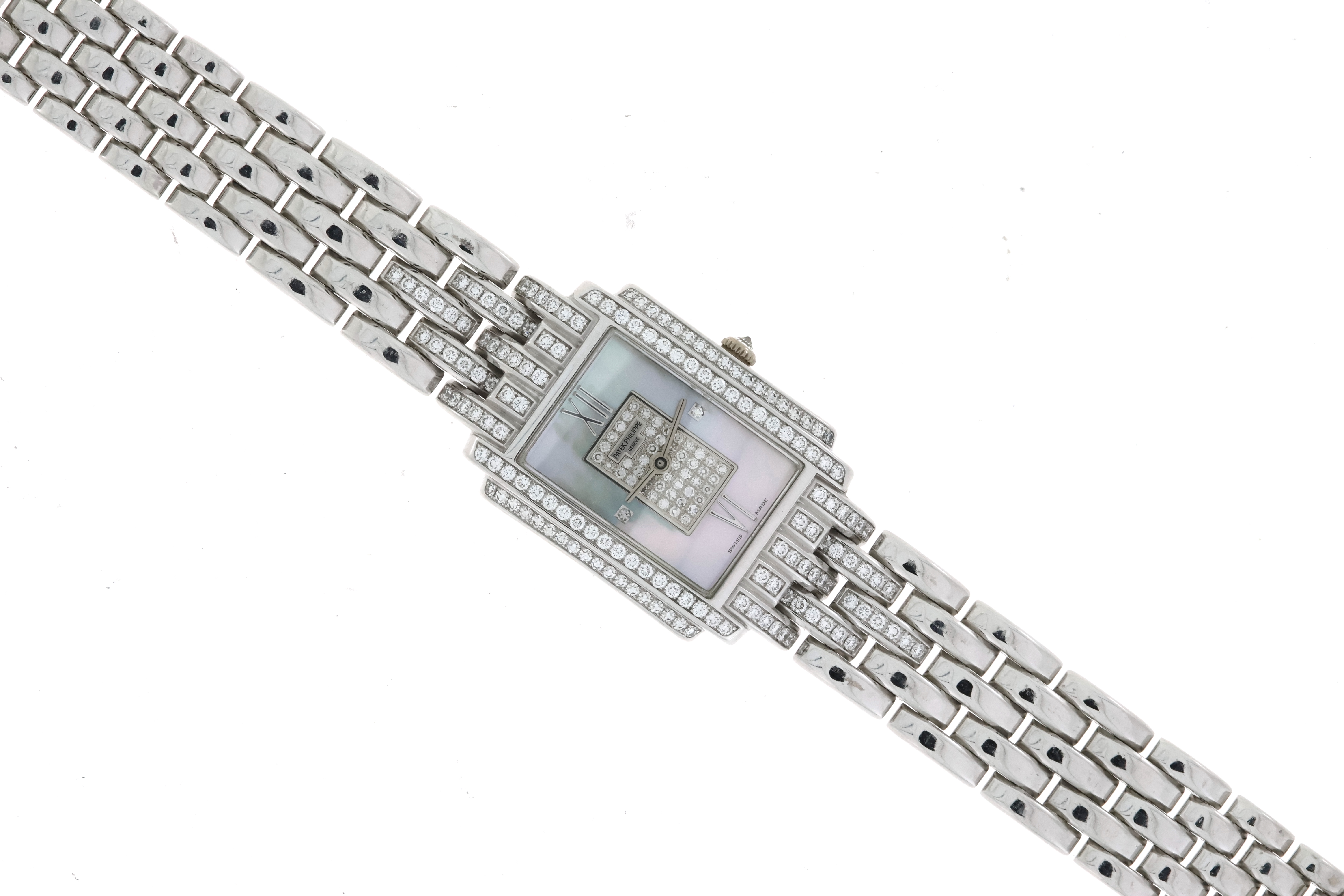 18ct Ladies Patek Philippe Gondolo White Gold Reference 4825/120G - Image 4 of 5