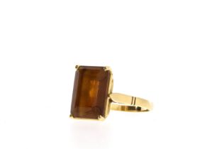 An 18ct Yellow Gold Citrine Ring.