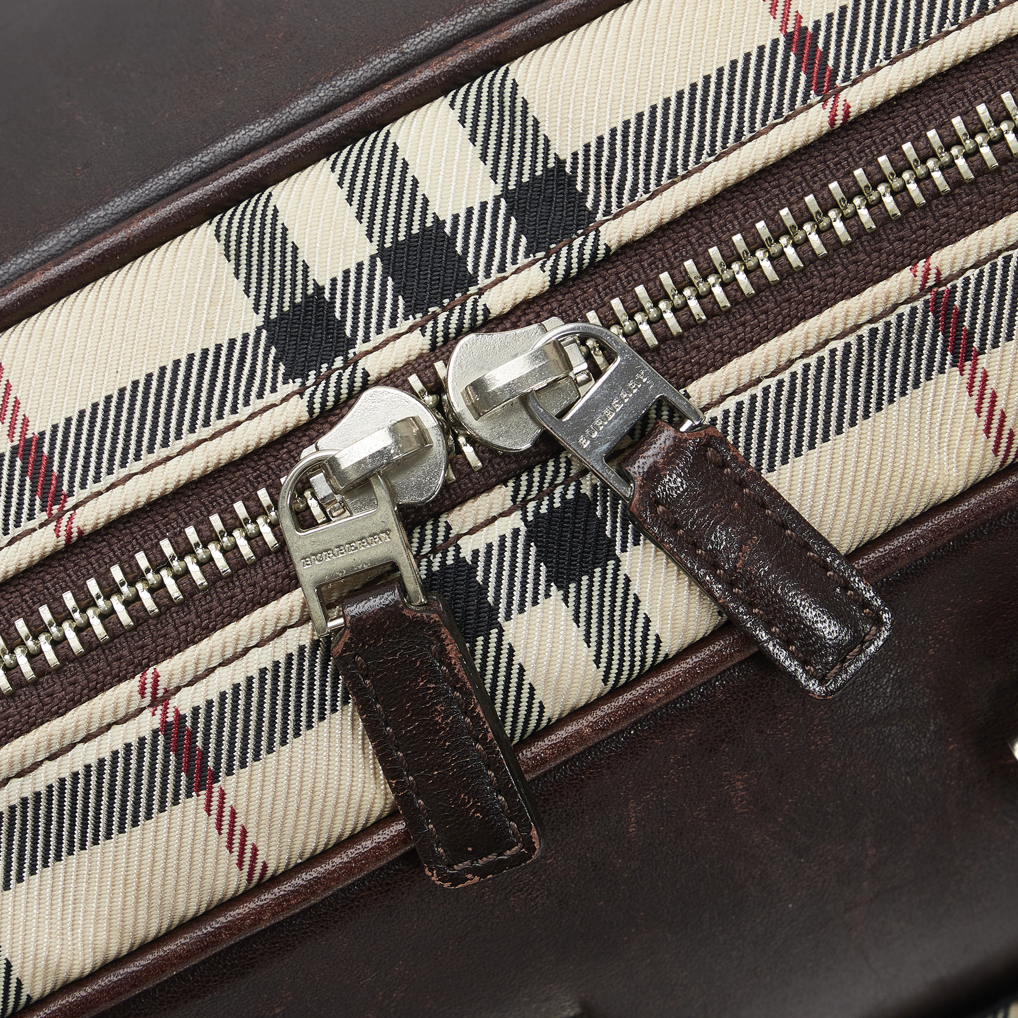 Burberry House Check Handbag - Image 10 of 13