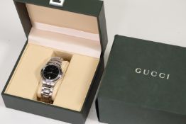 Gucci Quartz with box and Papers