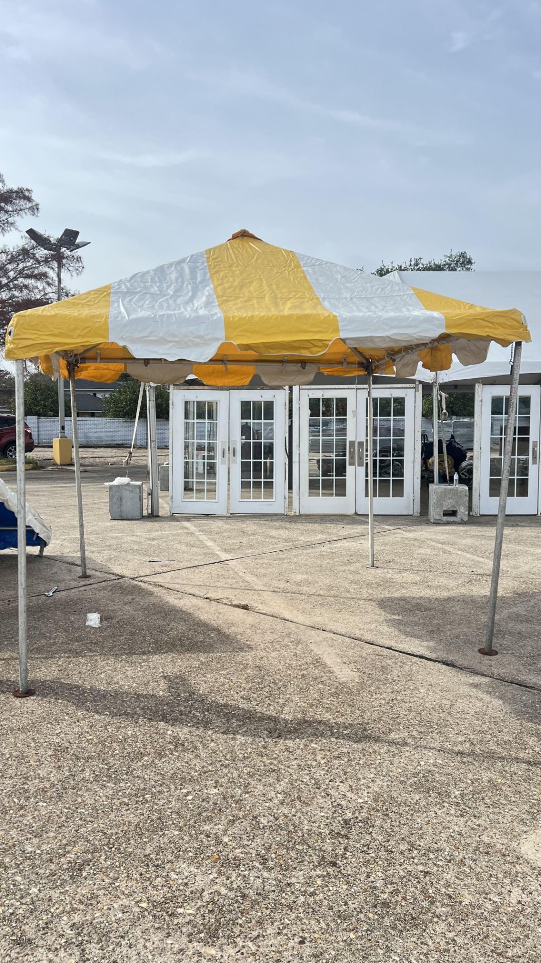 10'x10' Yellow & White Frame Tent Complete, Grade B