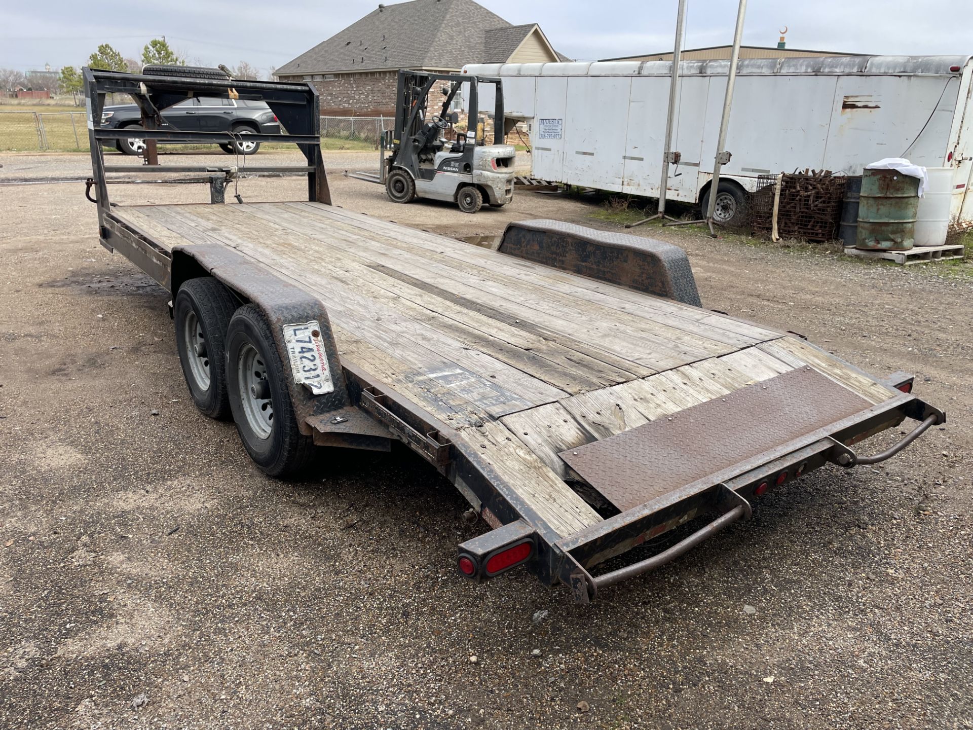 *Located in Shreveport, LA 18' Kaufman Gooseneck Trailer w/ Dovetail Bed, - Image 4 of 6