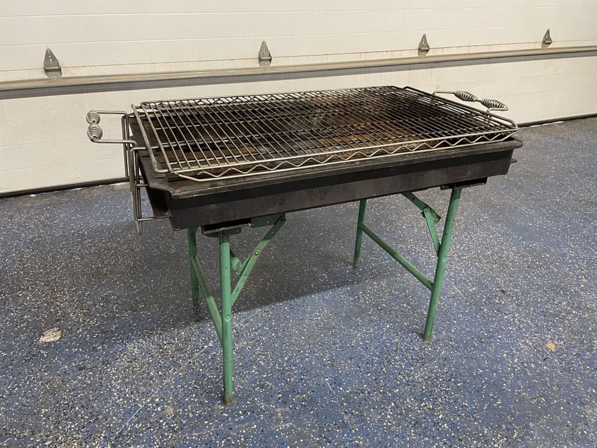 3' GRILL, CHARCOAL NOT INCLUDED - Image 2 of 2