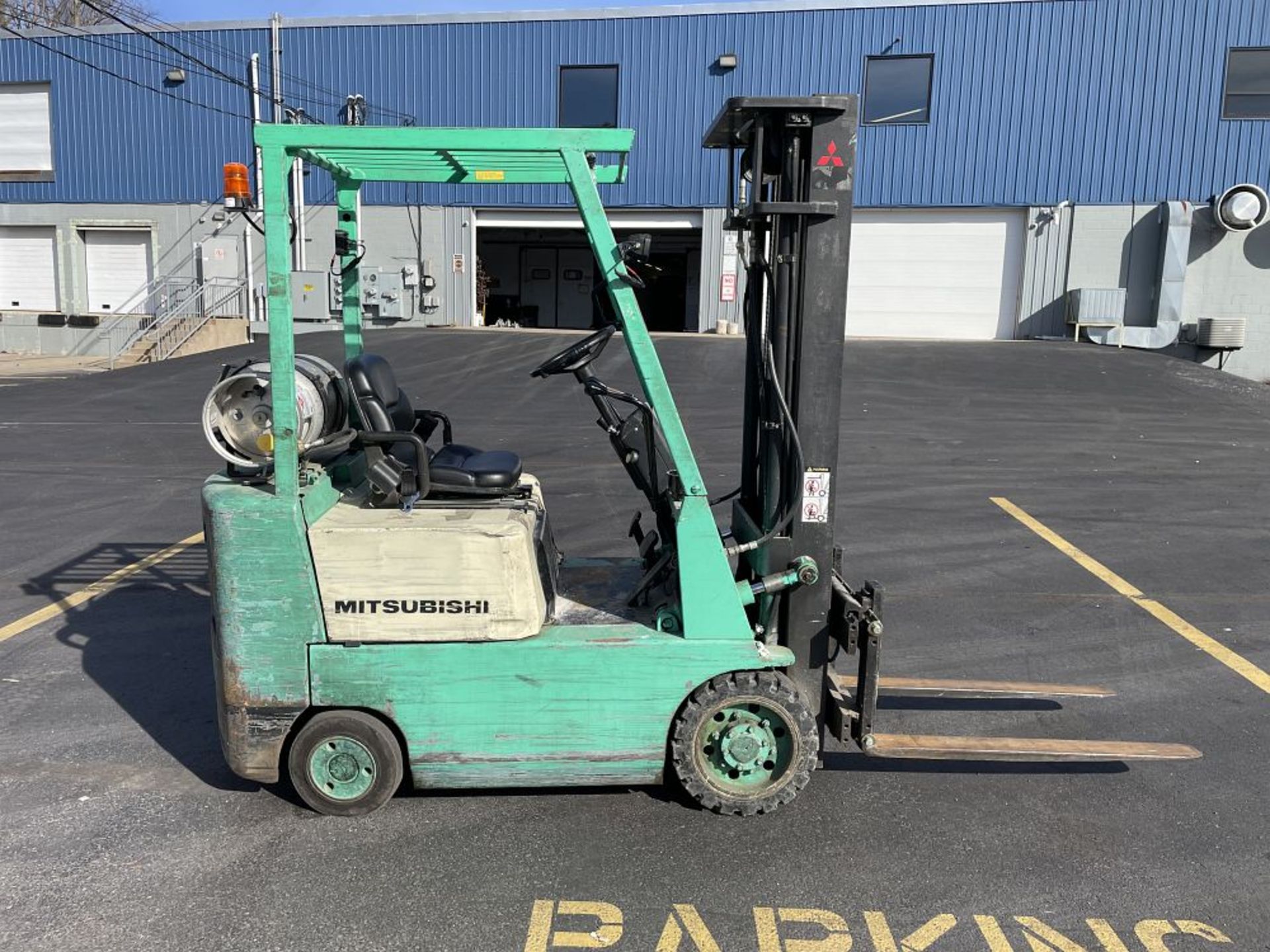 MITSUBISHI MDL FCG-18 FORKLIFT, 3,500 LB. CAP, **LATE PICK UP** - Image 2 of 13