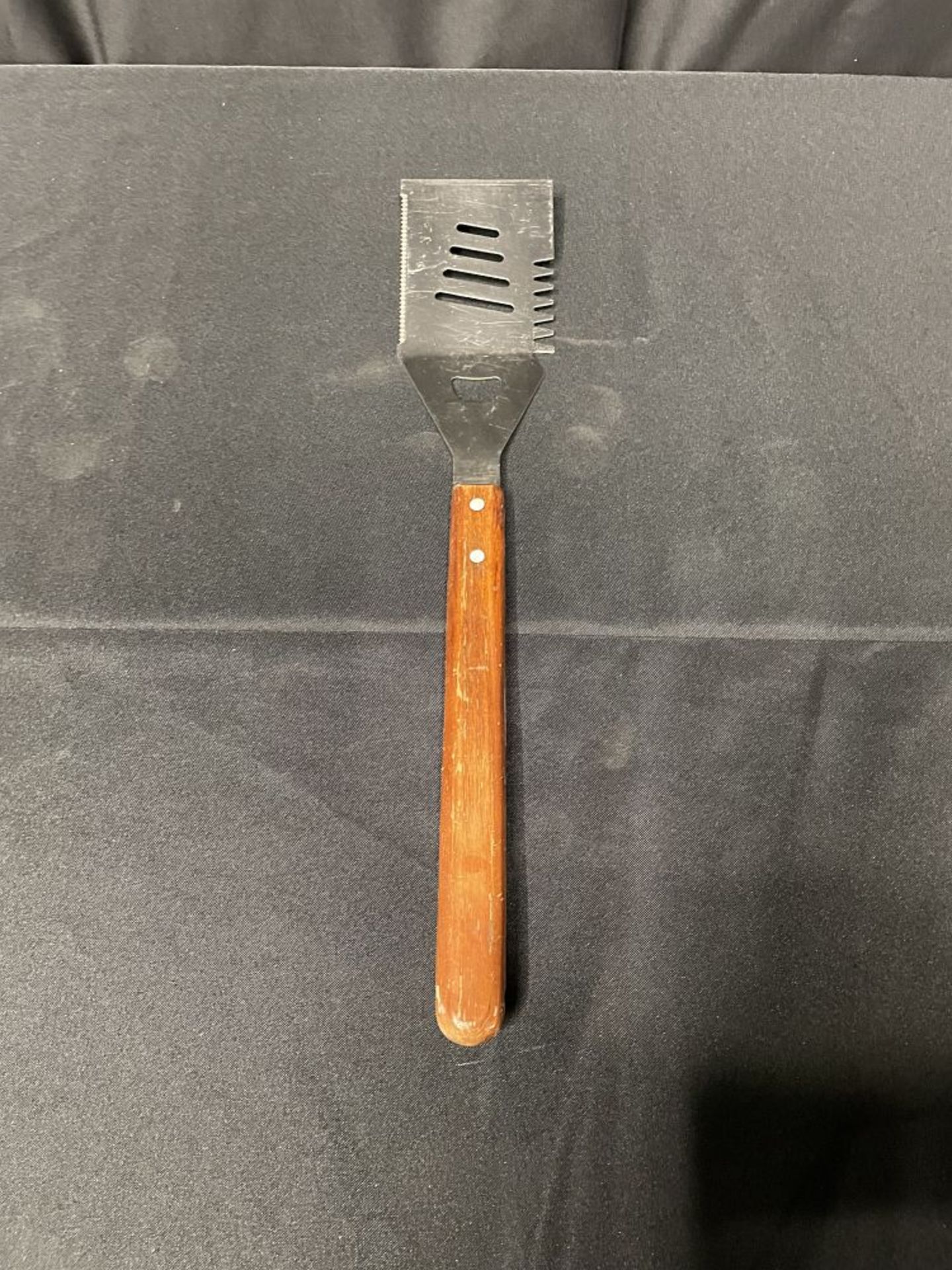 GRILLING UTENSIL, SPATULA