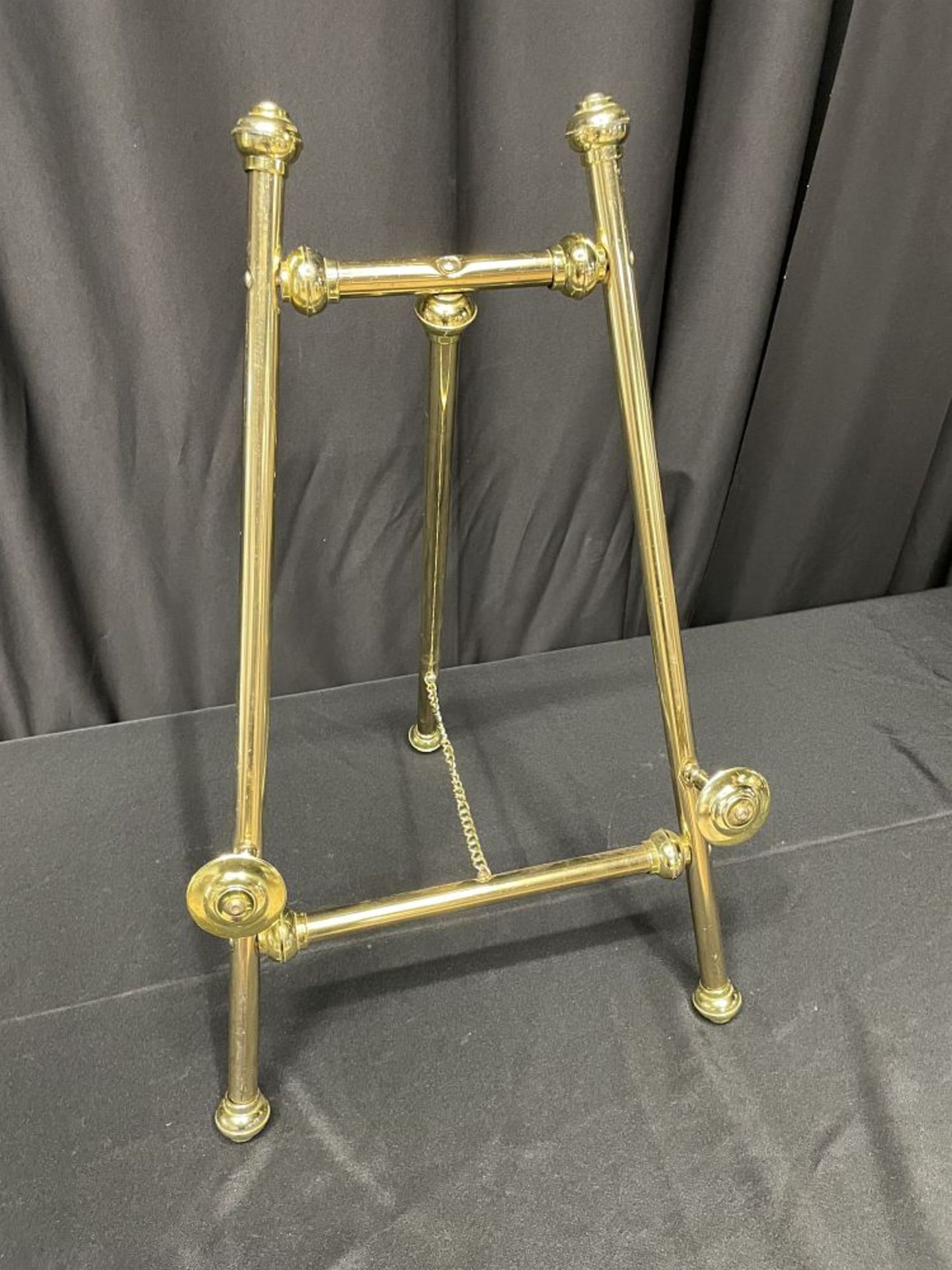 EASEL, BRASS TABLE TOP