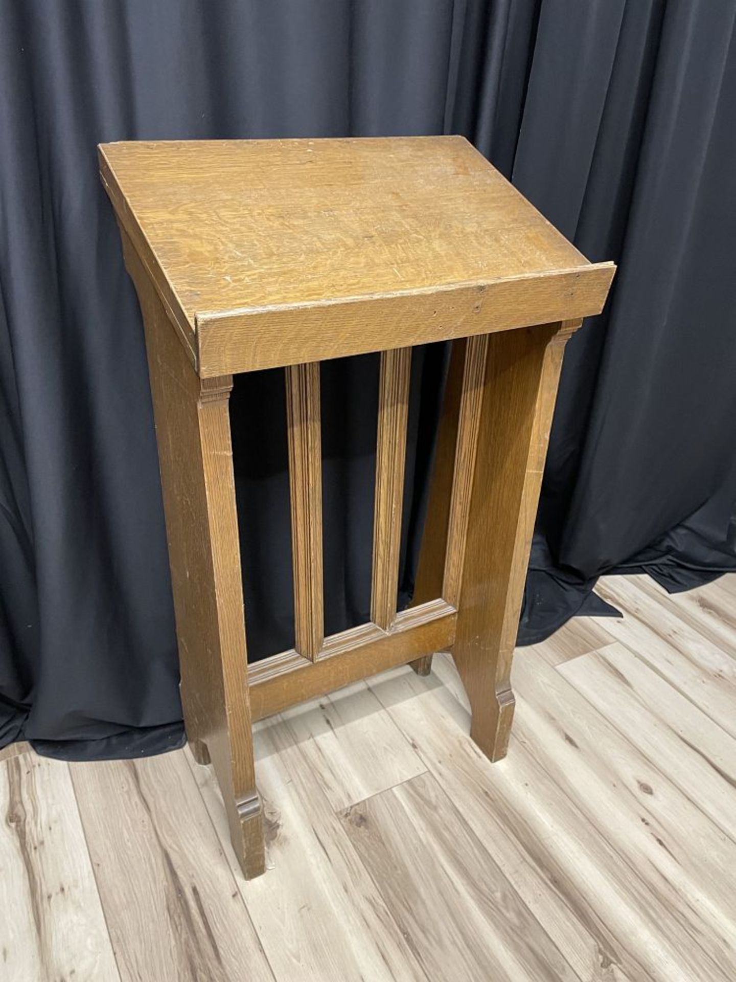 PODIUM, DARK OAK