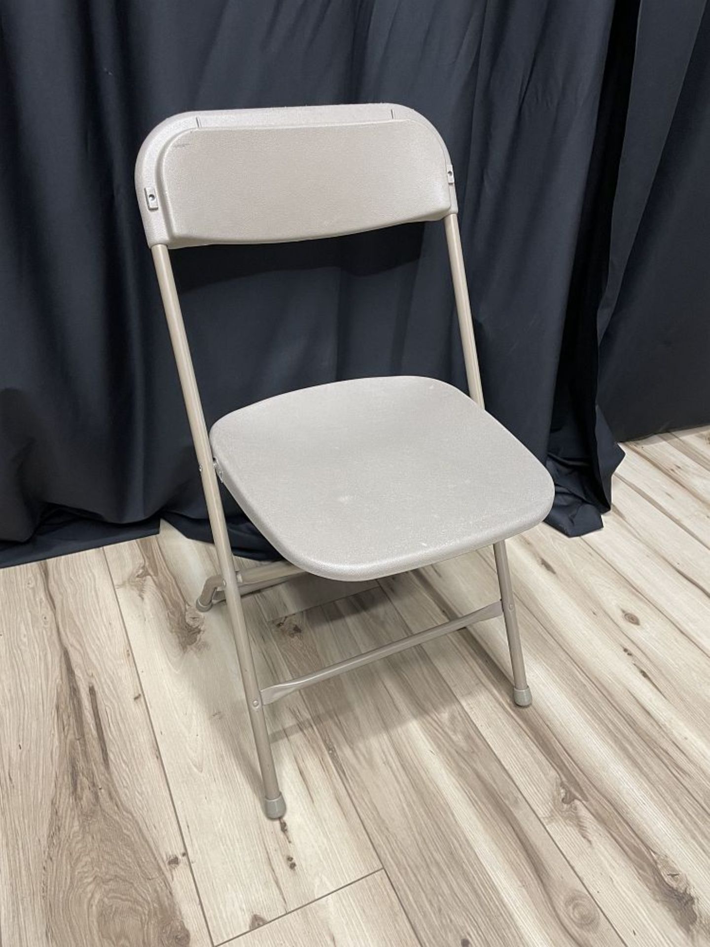 CHAIR - BONE STND. PLASTIC/METAL