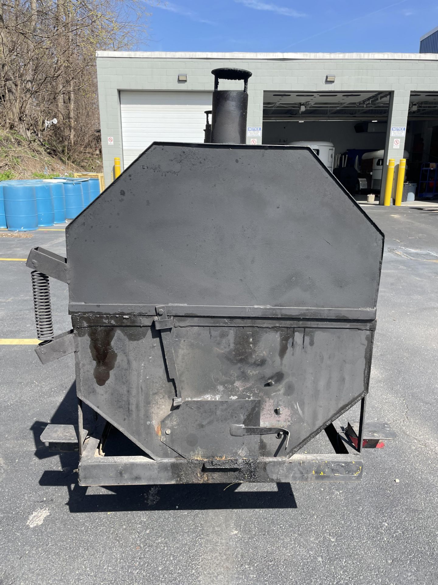 6' TOWABLE GRILL WITH LID, PROPANE NOT INCLUDED - Image 3 of 5